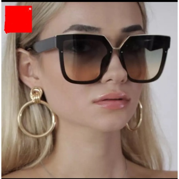Accessories - 🆕 Oversized Square Plastic Frame Sunglasses
